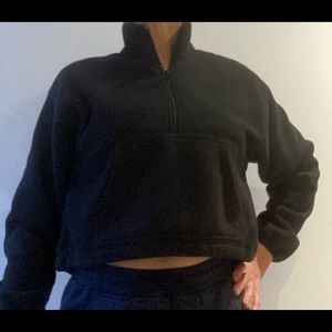 Aritzia TNA polar 1/2 zip fleece